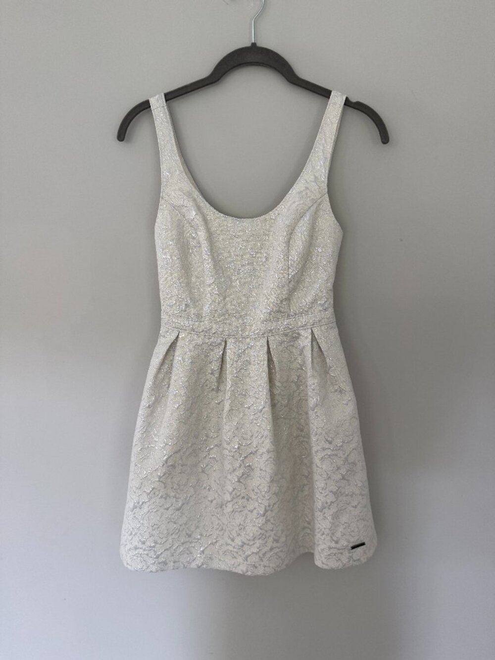 Abercrombie & Fitch brocade open-back Adress cream with silver floral 00 (NWOT)